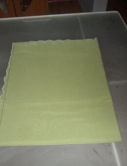 Tafeldecke  grün   gebogt    1,30 x 1,60 cm - Neunkirchen Zentrum