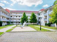 Merseburg Fliegerstädtchen - ruhige und geräumige 2-Zimmer-Wohnung mit Lift, Balkon und Laminat - Merseburg