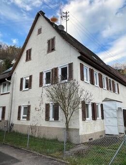 Zweifamilienhaus mit großem Grundstück und Garage - Oberndorf (Neckar)