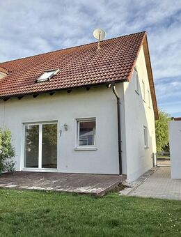 "Ein Zuhause zum Ankommen - kompakte Doppelhaushälfte für die kleine Familie" - Schwandorf