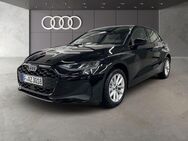 Audi A3, Sportback 30 TFSI Schaltgetriebe, Jahr 2024 - Frankfurt (Main)