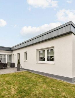 Einziehen und wohlfühlen: Exklusiver Bungalow mit schönem Garten und Garage in bester Lage - Frankenthal (Pfalz)