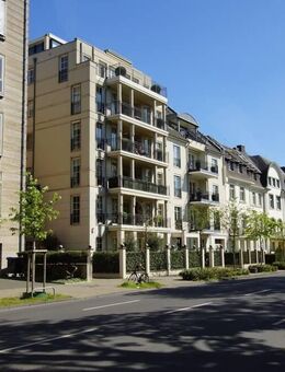 Luxuriöse voll möblierte 5 Zimmer-Wohnung mit großem Balkon und direktem Rheinblick - Düsseldorf