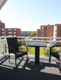 Helle 2-Zimmer-Wohnung im Dachgeschoss in ruhiger Lage - nur 150 m bis zum Döser Sandstrand - Cuxhaven