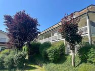 Traumhaft Wohnen | Grüne Oase in der Stadt: 3-ZI-Wohnung mit Terrasse, Balkon und Einbauküche - Deggendorf