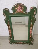 Schöner Bauernspiegel mit handbemaltem Holzrahmen in 81549