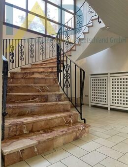 *Schönes freistehendes Zweifamilienhaus mit Doppelgarage und großem Garten in ruhiger Lage* - Eppenbrunn