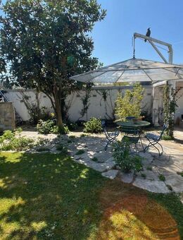 Viel Haus fürs Geld ...Erbpacht, aber günstiger Kaufpreis... Bungalow mit viel Raum & tollem Garten - Freiburg (Breisgau)