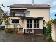 Hier wird Ihr Wohntraum zur Wirklichkeit, 5-Zimmerwohnung in gepfletem 2-FH - Rheinstetten Zentrum