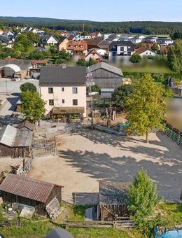 Idyllisches Reitanwesen! Zweifamilienhaus mit Nebengebäuden, Offenstall und Reitplatz - Kastl (Landkreis Tirschenreuth)