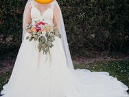 Brautkleid · A-Linie · Gr. 42 inkl. Schleier und Reifrock - Emden