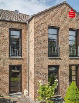 Exklusives Architektenhaus mit großem Garten in einer der besten Wohnstraßen von Würselen - Würselen