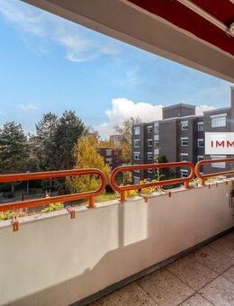 IMMOBERLIN.DE - Sehr familienfreundliche Wohnung mit Loggia & Lift in behaglicher Lage - Berlin