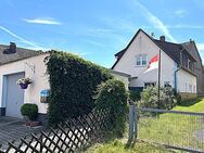 *Kleines schönes Einfamilienhaus, 96 m², mit überdachter Terrasse, Einzelgarage, nah am Badesee* - Roth (Bayern)