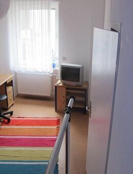 1 möbliertes Zimmer in 3er WG frei - Mitten in der Durlacher Altstadt - Karlsruhe