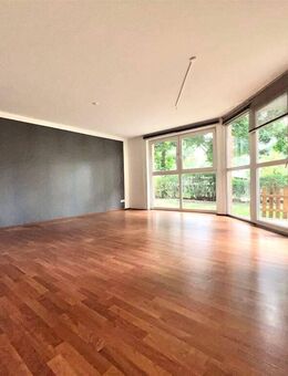 Wohnen an der Elbe - großzügige 2 Raum Wohnung - Schönebeck (Elbe)