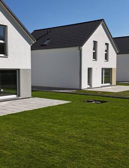 Freistehendes Neubau-Einfamilienhaus in KfW-40 Bauweise in Illertissen-Au! - Illertissen