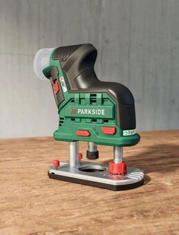 PARKSIDE® Oberfräse POFA 12 A2, 12V, 19.500 U/min, inkl. 6-tlg. Fräsersatz, Parallelanschlag (ohne Akku, ohne Ladegerät) - Rheinsberg