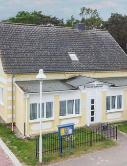 Umgeben von der Ostsee: Grundstück mit 2 Häusern in Thiessow - Thiessow