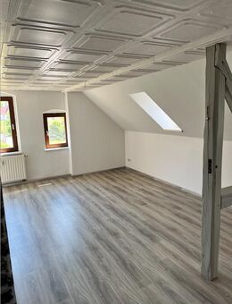 Helle 3-Zimmer-Wohnung mit optionaler Einbauküche in Lunzenau OT Berthelsdorf - Lunzenau