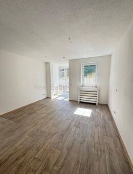 ** Top ** Gepflegtes 1 Zimmer Apartment mit EBK und TG-Stellplatz ** Wintergarten ** Rendite bis zu 7 % - Weiden (Oberpfalz)