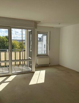 Schöne Stadtwohnung mit Balkon und Aufzug - Renovierung erfolgt - Chemnitz