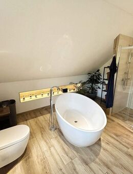 Stilvolle 2-Zimmer-Dachgeschosswohnung in ruhiger Lage - Dinslaken