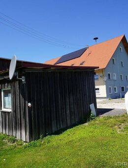 Rarität Hofstelle mit viel Wohnraum, Nutzflächen, Weideflächen, Paradies für Pferd und Reiter. - Altusried