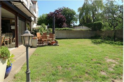 Gepflegtes Mehrfamilienhaus mit Garten in Heerdt