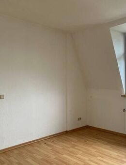 Moderne Zweiraumwohnung im Dachgeschoss! - Crimmitschau