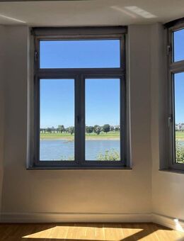 ## Exklusive Wohnung in denkmalgeschütztem Altbau mit Rheinblick ## - Düsseldorf