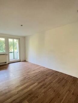 3 Zimmerwohnung mit ebenerdiger Dusche und EBK direkt im Grünen! - Zwickau