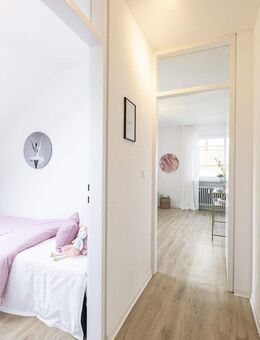 Frei! Schöne, helle 3-Zimmer-Dachgeschosswohnung in Fellbach-Schmiden - Fellbach