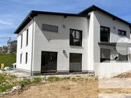 Moderne Doppelhaushälfte in begehrter Lage: Perfekt für Familien und Paare - Neuburg (Inn)