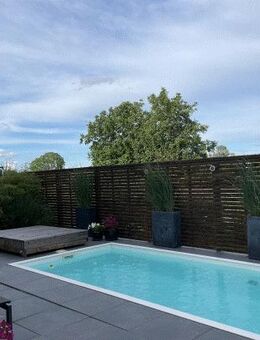 Moderne , helle , Stadtvilla , voll ausgestattet mit tollem Pool , direkt zum einziehen ! - Bockenheim (Weinstraße)