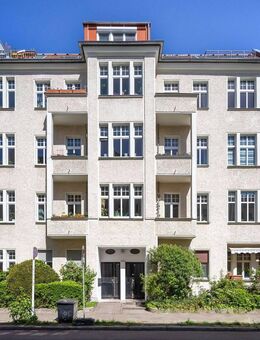 Am Schlosspark Pankow: vermietete Altbaueigentumswohnung im Dachgeschoss mit Süd-Ost-Terrasse - Berlin