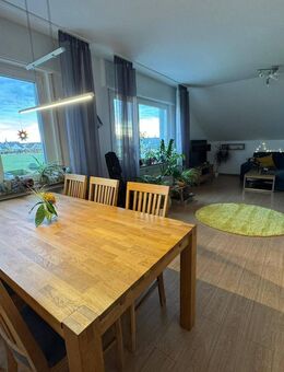 ZU VERMIETEN: Moderne, renovierte Wohnung mit Einbauküche und Stellplatz in ruhiger Lage von Bad Sassendorf - Bad Sassendorf