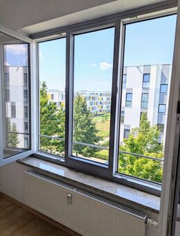 2-Zimmer Dachgeschosswohnung mit bis zu 3,80 m hohen Decken und Balkon - Schönefeld