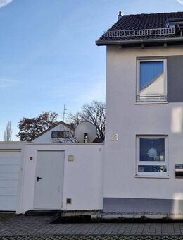 Ihr Familien-Zuhause in Nürtingen: Reiheneckhaus mit Garten und einer Garage mit Stellplatz - Nürtingen
