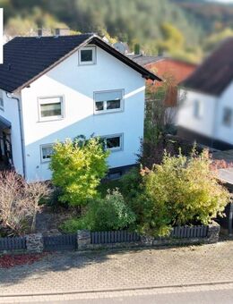 Großzügiges Einfamilienhaus mit Einliegerwohnung in Wetter-Oberrosphe - Wetter (Hessen)