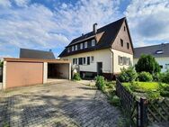 *Zweifamilienhaus mit drei Garagen und großem Garten in sonniger und familienfreundlicher Wohnlage* - Plüderhausen