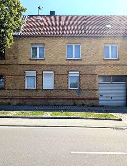 Ein Haus - viele Möglichkeiten: Klinkercharme mit PV-Anlage & Ausbaupotenzial - Bitterfeld-Wolfen