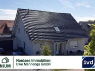 ZEITLOS MODERN: EXKLUSIVES EINFAMILIENHAUS IN WEISS MIT VIEL PLATZ FÜR DIE GROSSE FAMILIE. - Hage
