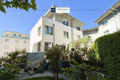 Neuwertiges Stadthaus in gehobener, zentraler Lage - 6 Zimmer, 2 Terrassen, Garten und Garage