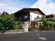 Charmantes Einfamilienhaus mit Gartenidylle und Weitblick ins Grüne - Oberleichtersbach