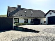Großzügiges Wohnhaus mit Einliegerwohnung in sehr guter Lage von Burbach - Burbach (Nordrhein-Westfalen)