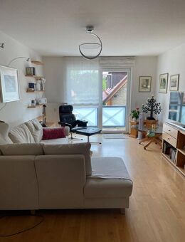 78m² möblierte 3-Zimmer-Whg. mit 2 Balkonen & 2 Stellplätzen - Würzburg