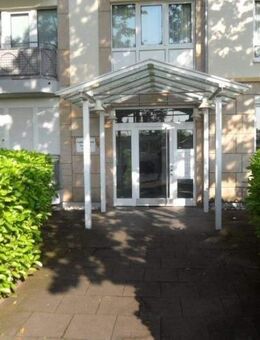 in zentraler Lage von Bonn, freundliche 2 Zimmerwohnung mit Balkon mit Personenaufzug plus TG - Stellplatz - Bonn