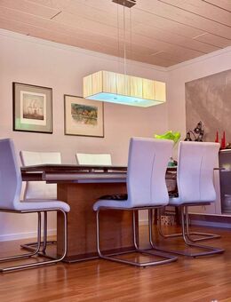 Attraktive 4-Zimmer-Wohnung mit Wintergarten und offenem Parkplatz- Erlangen - Erlangen