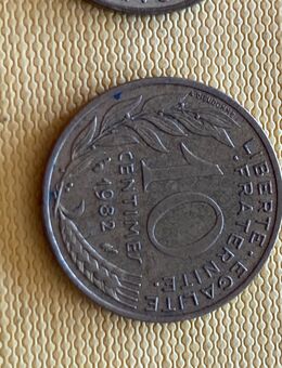 Münze Münzen Umlaufmünze Frankreich 10 Centimes 1982 - Alzey